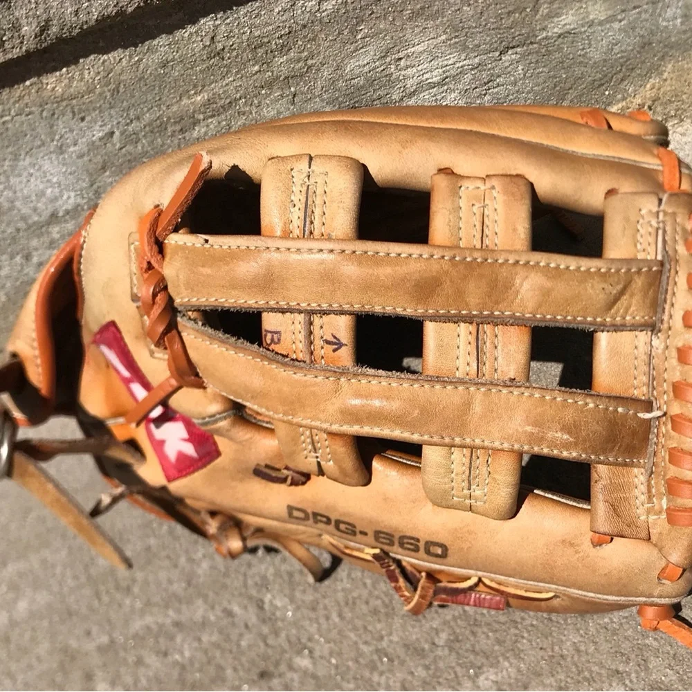 CLASSIC SSK, SOFTBALL GLOVE. CATCHING MACHINE R-throw. - Picture 5 of 16